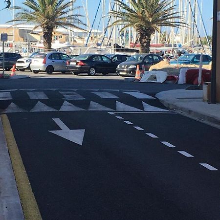 F2 Port De Canet Экстерьер фото